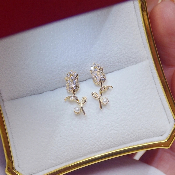 14k gold diamond rose earrings - Picture 3 of 4